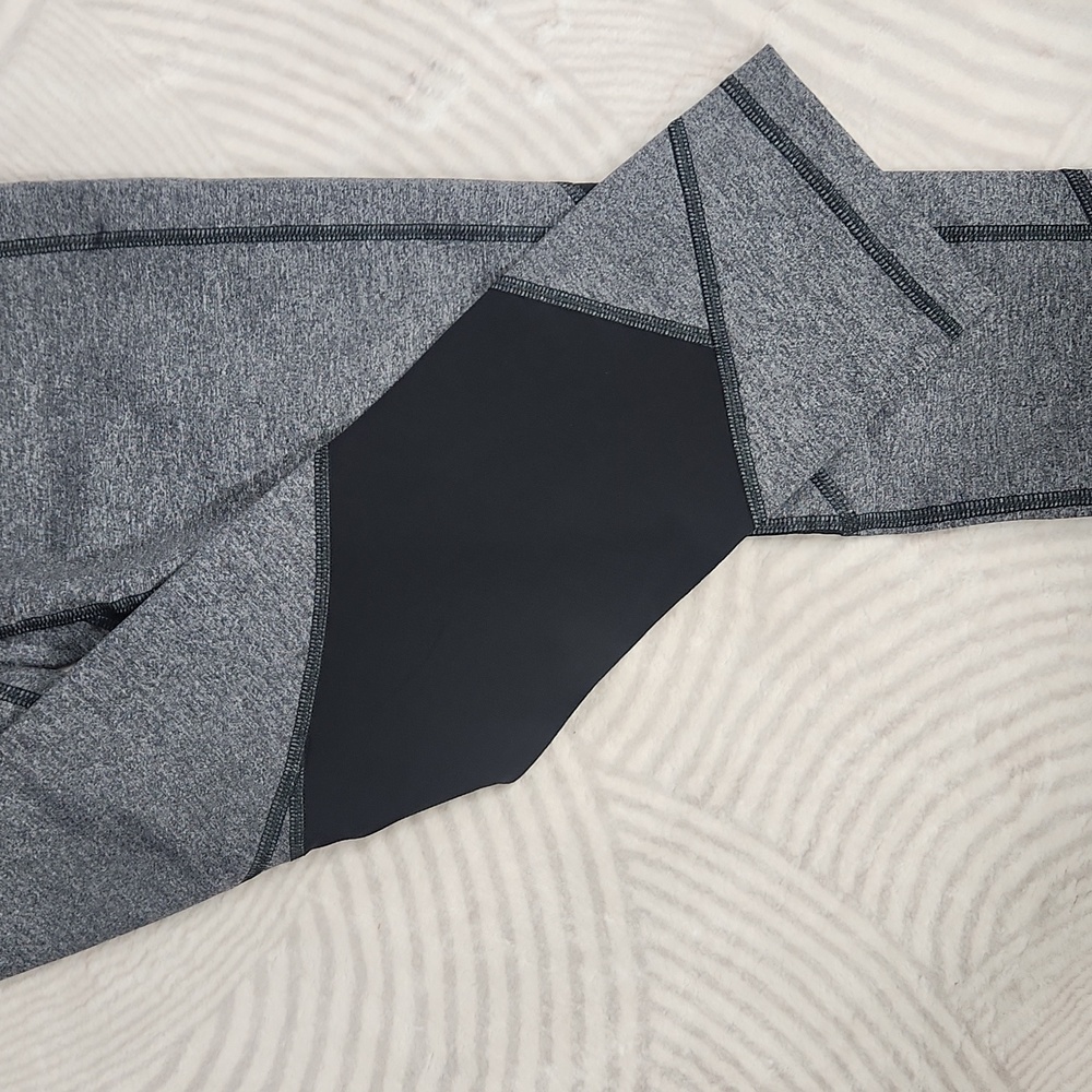 Lululemon Pace Rival Crop 22" | Heathered Black & Black | Size 6 - Picture 7 of 10